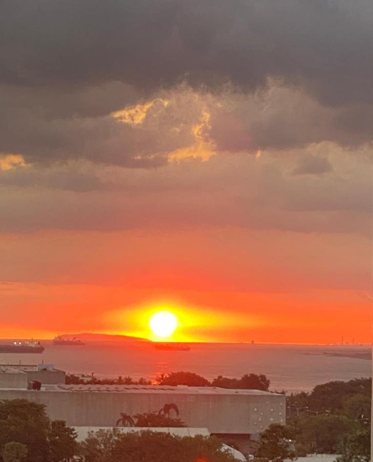 Le 10 The Radiance Manila Bay Aparthotel Pasay Eksteriør bilde